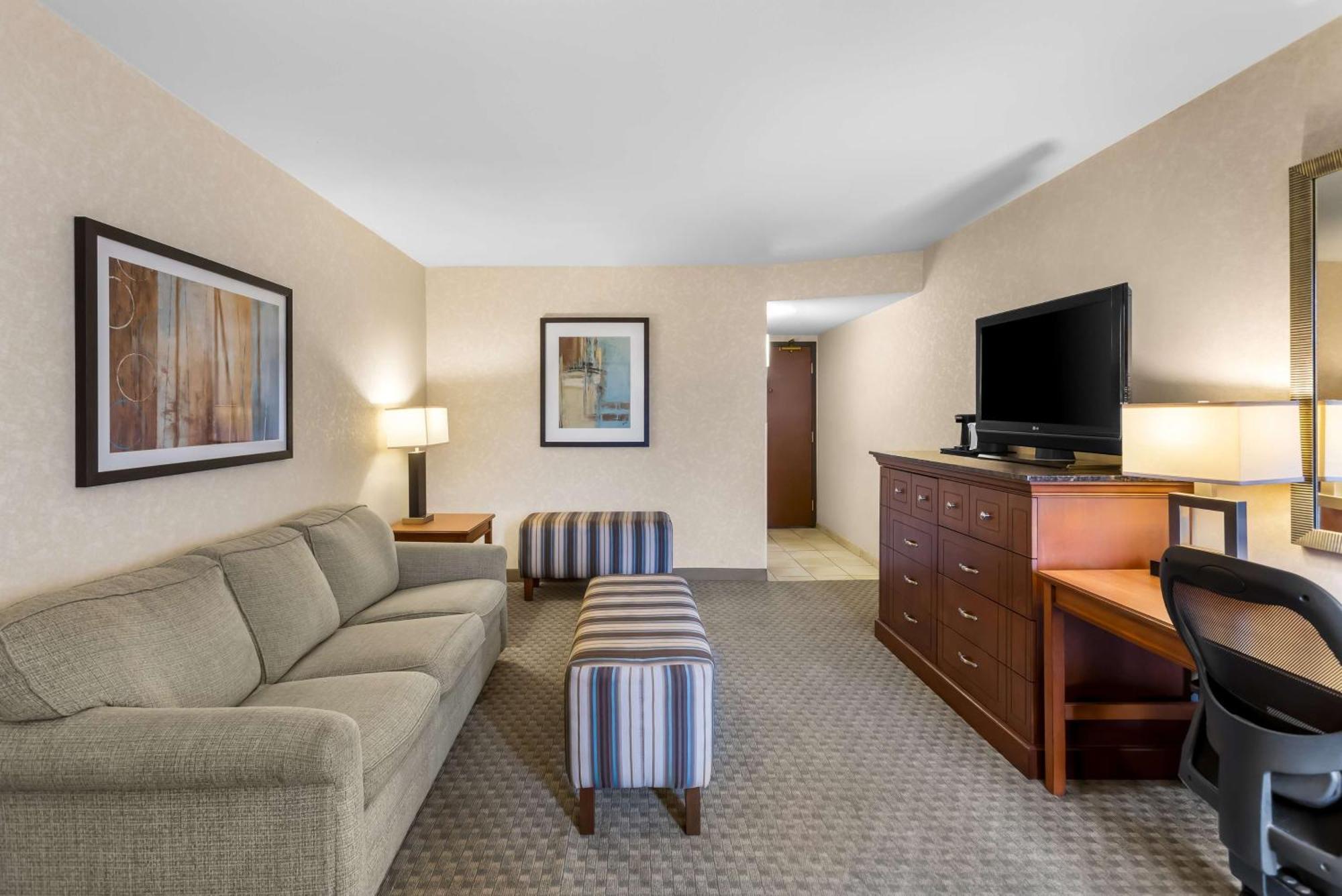 Sonesta Essential Houston Hobby Airport Hotel Exterior photo